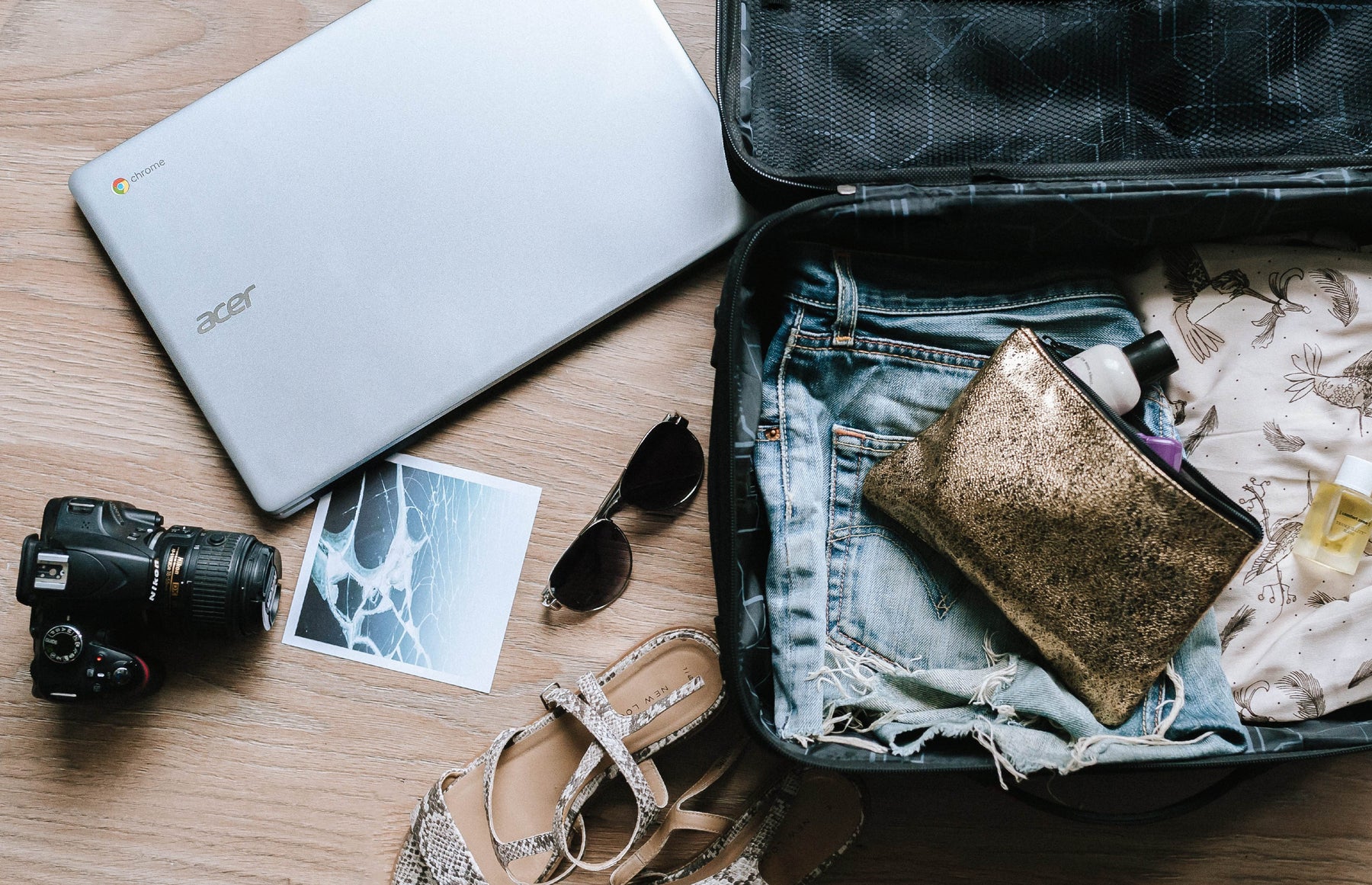 10 Items to Pack in Your Carry-on