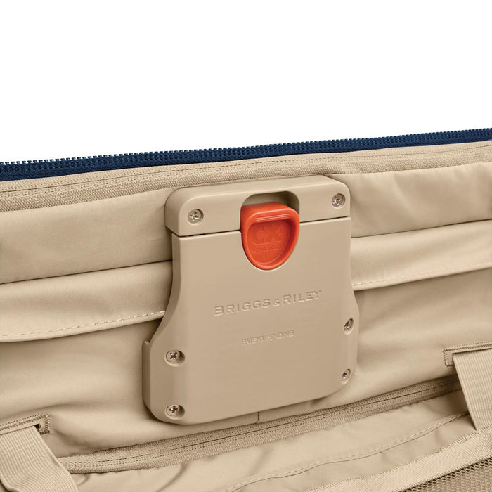 Briggs & Riley NOUVEAU Baseline Baggage Extra-Large Spinner