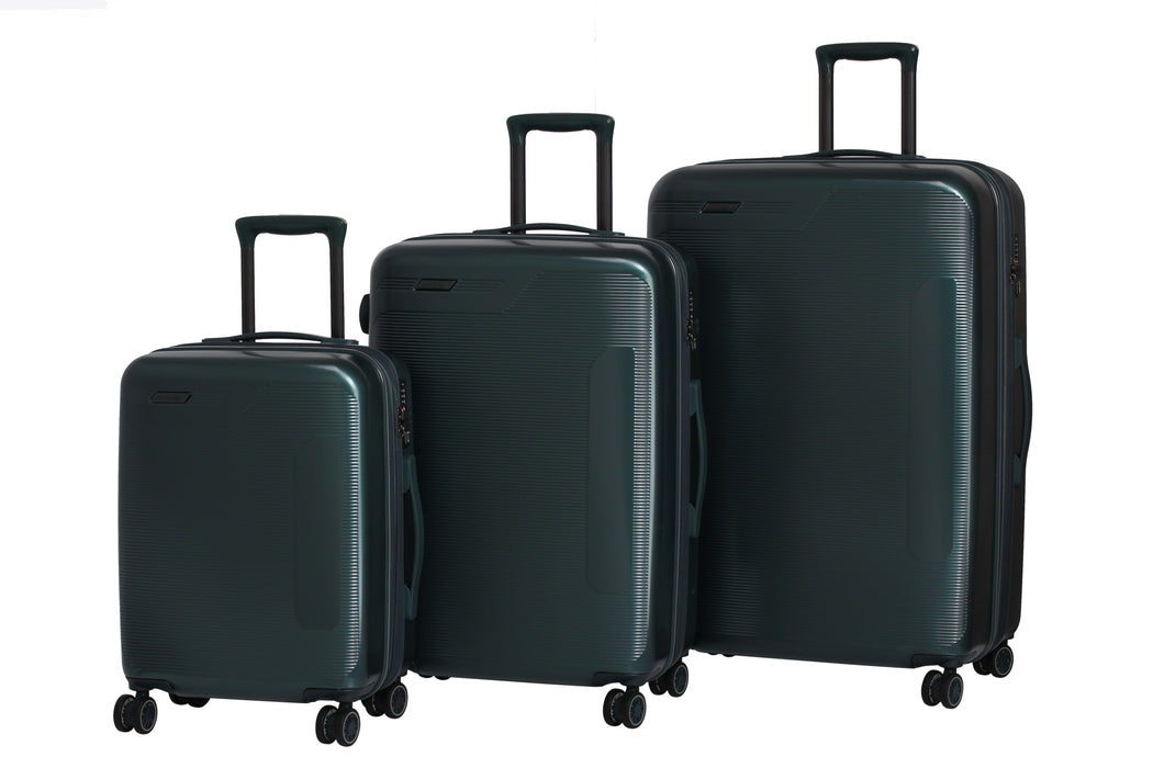 IT Luggage 8-Wheel Autograph Spinner Set
